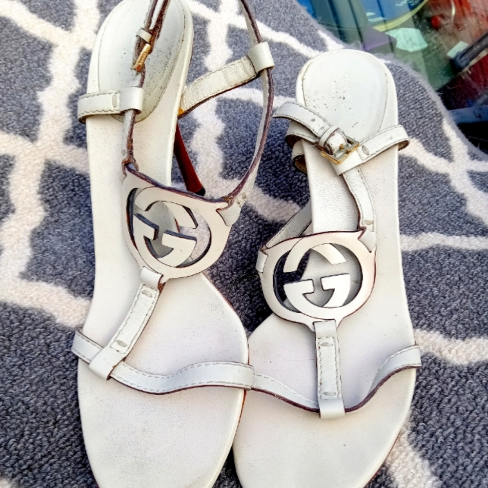 Gucci Open toed heels